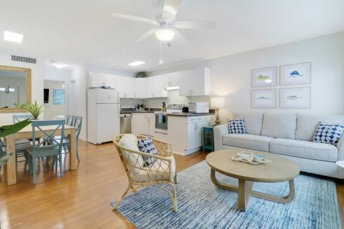 Sailfish Suites 8 - Waterfront Lodging in Stuart, USA
