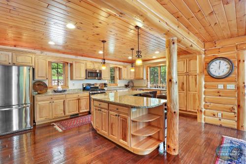 Waterfront Hand-Crafted Log Cabin - Sandy Beach - Dock - 5200 Sq Ft - Stone Fireplace - Views in Whitewater, USA