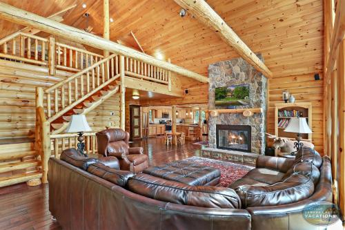 Waterfront Hand-Crafted Log Cabin - Sandy Beach - Dock - 5200 Sq Ft - Stone Fireplace - Views Waterfront Hand-Crafted Log Cabin - Sandy Beach - Dock - 5200 Sq Ft - Stone Fireplace - Views