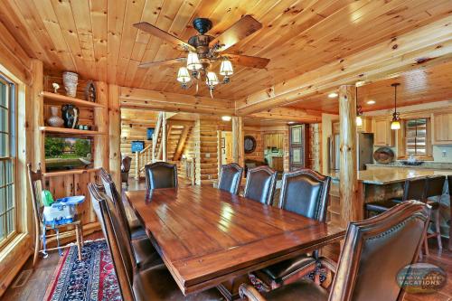Waterfront Hand-Crafted Log Cabin - Sandy Beach - Dock - 5200 Sq Ft - Stone Fireplace - Views Waterfront Hand-Crafted Log Cabin - Sandy Beach - Dock - 5200 Sq Ft - Stone Fireplace - Views