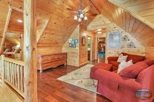 Waterfront Hand-Crafted Log Cabin - Sandy Beach - Dock - 5200 Sq Ft - Stone Fireplace - Views Waterfront Hand-Crafted Log Cabin - Sandy Beach - Dock - 5200 Sq Ft - Stone Fireplace - Views