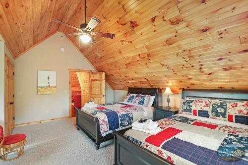 Waterfront Hand-Crafted Log Cabin - Sandy Beach - Dock - 5200 Sq Ft - Stone Fireplace - Views Waterfront Hand-Crafted Log Cabin - Sandy Beach - Dock - 5200 Sq Ft - Stone Fireplace - Views