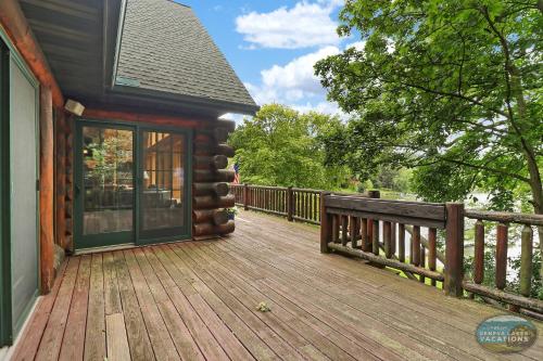 Waterfront Hand-Crafted Log Cabin - Sandy Beach - Dock - 5200 Sq Ft - Stone Fireplace - Views Waterfront Hand-Crafted Log Cabin - Sandy Beach - Dock - 5200 Sq Ft - Stone Fireplace - Views