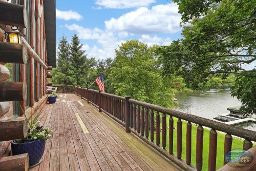 Waterfront Hand-Crafted Log Cabin - Sandy Beach - Dock - 5200 Sq Ft - Stone Fireplace - Views Waterfront Hand-Crafted Log Cabin - Sandy Beach - Dock - 5200 Sq Ft - Stone Fireplace - Views