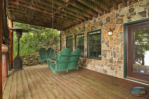 Waterfront Hand-Crafted Log Cabin - Sandy Beach - Dock - 5200 Sq Ft - Stone Fireplace - Views Waterfront Hand-Crafted Log Cabin - Sandy Beach - Dock - 5200 Sq Ft - Stone Fireplace - Views