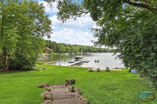 Waterfront Hand-Crafted Log Cabin - Sandy Beach - Dock - 5200 Sq Ft - Stone Fireplace - Views Waterfront Hand-Crafted Log Cabin - Sandy Beach - Dock - 5200 Sq Ft - Stone Fireplace - Views