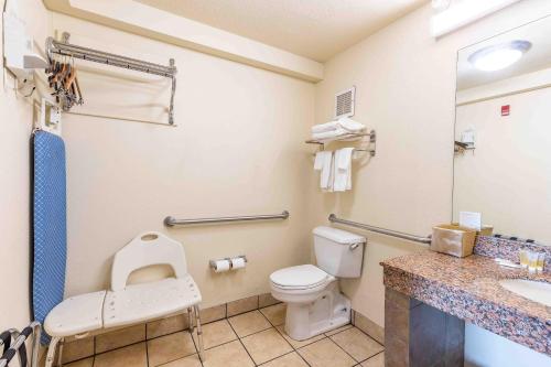 Days Inn by Wyndham Oklahoma City/Moore Room Type - Queen Room with Two Queen Beds - Non-Smoking
