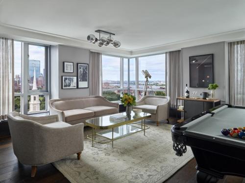 Hotel AKA Boston Common near Beacon Hill