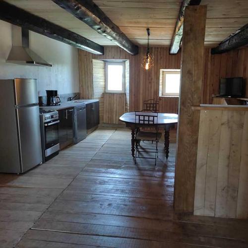 Konyha, Gîte la Ferme du piefaud (Gite la Ferme du piefaud) in Saint Cirgues En Montagne