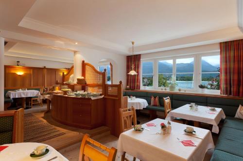 Restaurant, Hotel Garni Buchinger in St. Wolfgang