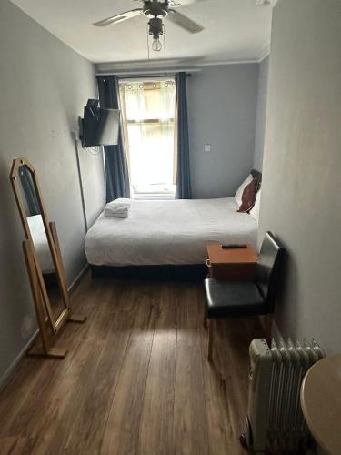 Ruxley Rooms - image 2