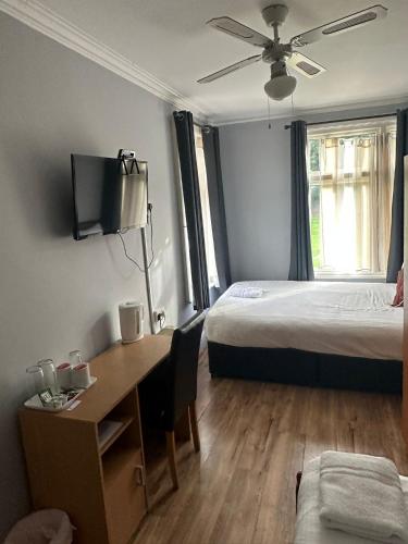 Ruxley Rooms - image 9