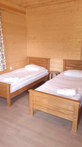 2 twin beds, 1 sofa bed