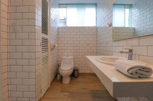 Ocharan 410 by Wynwood House