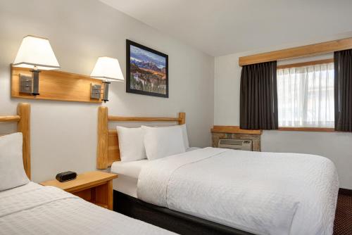 2 double beds
