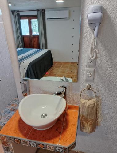 Casa Nance Alojamientos UXMAL Suite Ejecutiva Centro Mercado 28 y ADO King Size, Cancún (photo 9)