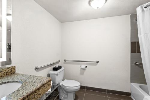 Spark by Hilton Syracuse Carrier Circle – East Syracuse, NY