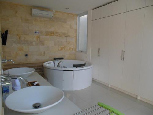 One-Bedroom Villa image 10