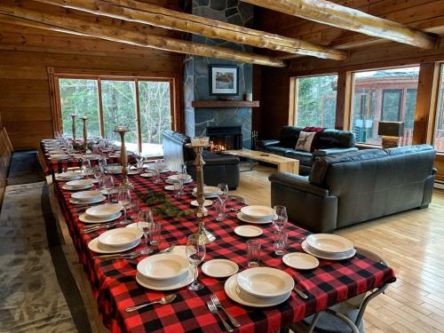 Howard Lodge & Spa in Saint Adolphe D'Howard (QC)