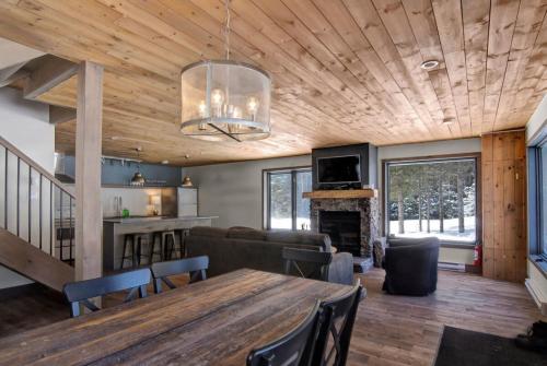 Howard Lodge & Spa in Saint Adolphe D'Howard (QC)