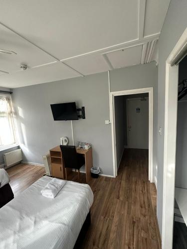 Ruxley Rooms - image 12