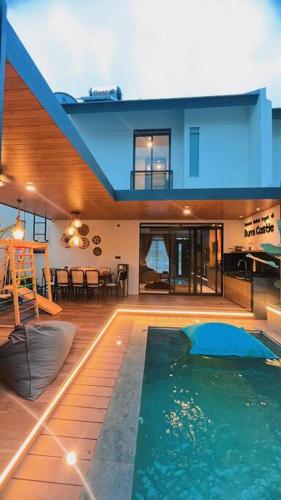 Bumi Castle Luxury Living di Kota Baru Parahyangan