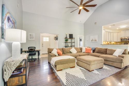 Less Than 1 Mi to Beach - Home with Deck and Yard in Waveland! in Waveland, USA