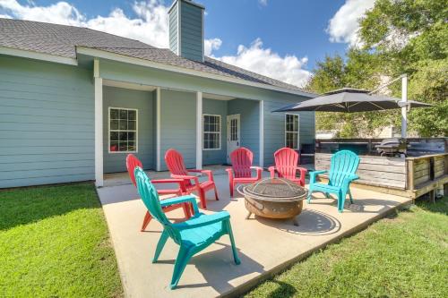 < 1 Mi to Beach - Home w/ Deck & Yard in Waveland!