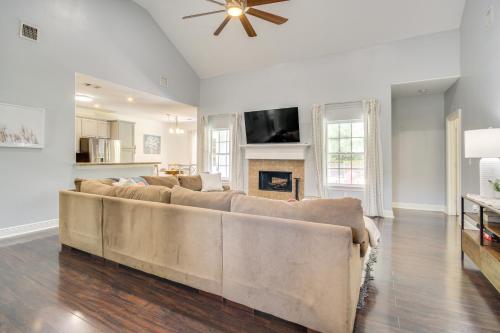 Less Than 1 Mi to Beach - Home with Deck and Yard in Waveland! in Waveland, USA
