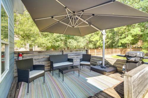 Less Than 1 Mi to Beach - Home with Deck and Yard in Waveland!