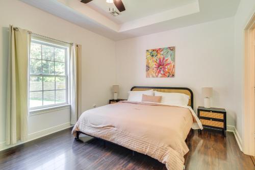 Less Than 1 Mi to Beach - Home with Deck and Yard in Waveland!