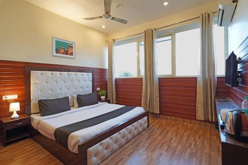 Deluxe Room room in Capital O Shimaya