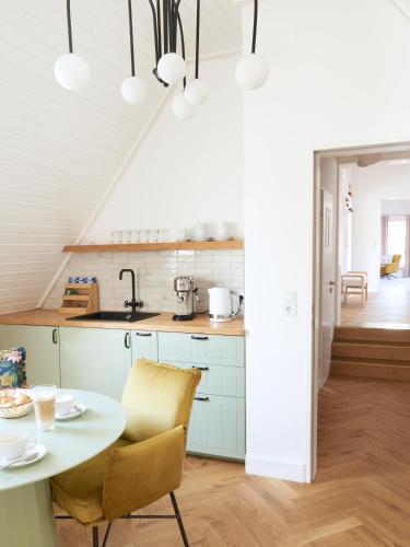 Konyha, Five Rooms in Leer (Ostfriesland)