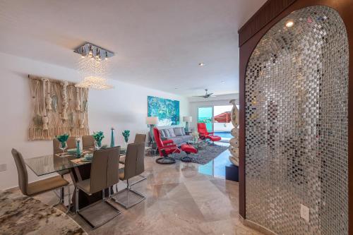 Stylish Poolside Condo with Sea Views Apple TV in Puerto Vallarta, Mexico