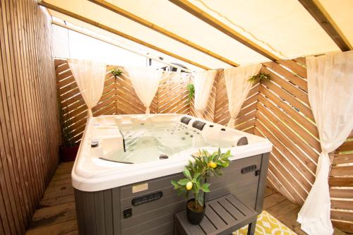 . Studio les 2 fées - Jacuzzi - Forêt de Brocéliande
