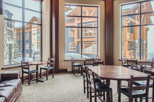 Stonegate Resort Unit A305 in Big White, Canada