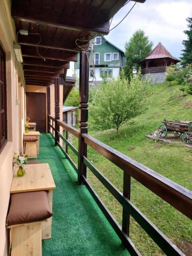 Kilátás, Pensiunea La Taverna in Traisteni