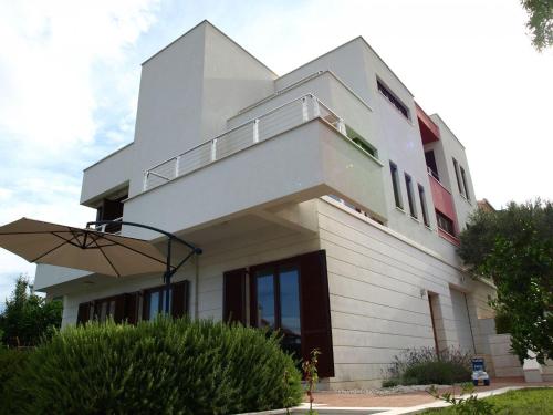 Apartment Marija - free parking - image 6