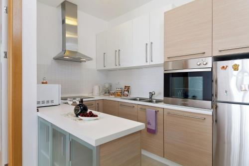 Apartment Marija - free parking - image 10