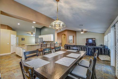 Heated pool, Hot tub, pool table, 4 bedrooms, Mesa (fotografie 3)