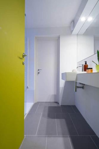 Rialto Green Design Apartment, Venice (photo 9)