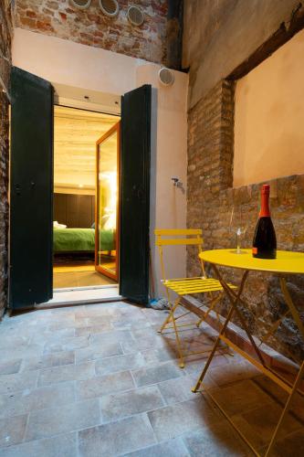 Rialto Green Design Apartment, Venice (photo 2)