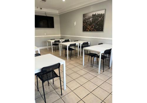 Capri Suites Anaheim - image 11