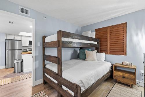 Oceanfront Condo at Oceania Beach Club - Pool, Balcony, Sleeps 4, Walk to Flagler Ave! in New Smyrna Beach, USA