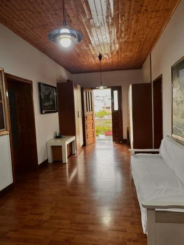 Grand House Rooms, Tirana (photo 7)