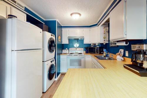 Old Wharf near Macky's Bayside Bar & Grill