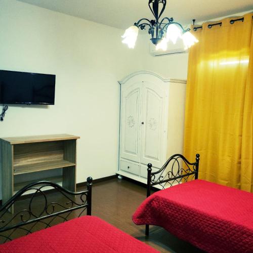 2 twin beds