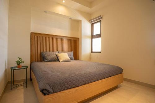 HIDDEN PARK - 7th Floor Apt with Rooftop Pool at Versalles in Puerto Vallarta, Mexico