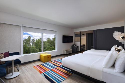 Aloft, Guest room, 2 Queen