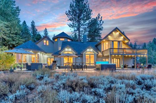 Secluded Tahoe Retreat by Northstar with Hot Tub
